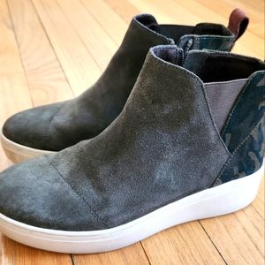 Toms Wedge High Top Sneaker Sz 6
